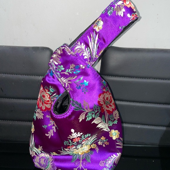 Carlton Yaito Knot Bag - Picture 2 of 3